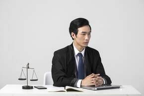 訂立居間合同時應(yīng)注意的問題