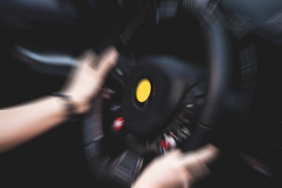 機動車駕駛證提前4個月可以更換嗎，機動車駕駛證換證需要本人去嗎